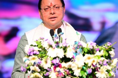 मुख्यमंत्री श्री पुष्कर सिंह धामी ने बढ़ रहे ठंड को देखते हुए प्रदेशभर में रेन बसेरों में आवश्यक सुविधाओं को सुदृढ़ करने के साथ ही ठंड एवं शीतलहर से बचाव हेतु अलाव जलाने के निर्देश दिए