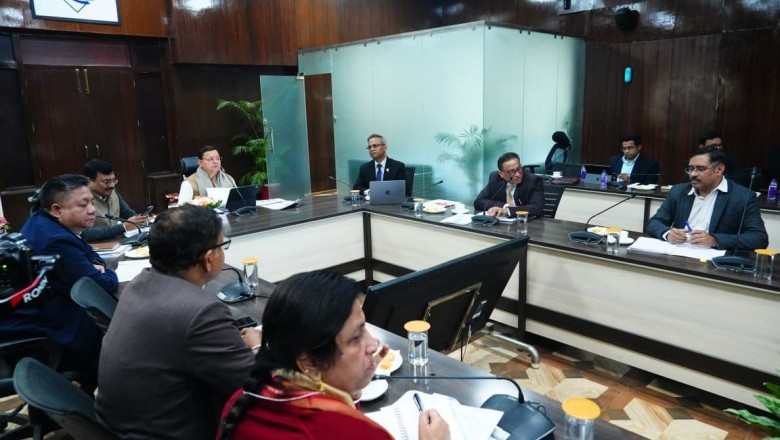 मुख्यमंत्री ने अधिकारियों को दिए राजस्व वसूली बढ़ाने के निर्देश