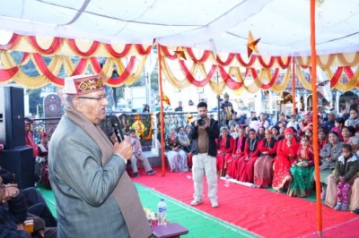 कैबिनेट मंत्री गणेश जोशी ने आज मसूरी स्थित लाइब्रेरी चौक में मसूरी विंटर लाइन कार्निवाल–2025 का रिबन काटकर एवं गुब्बारे उड़ाकर भव्य शुभारंभ किया