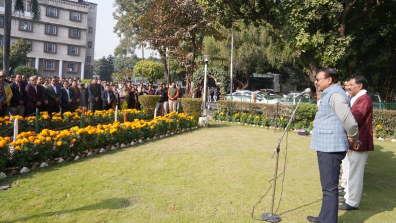 मुख्य सचिव श्री आनन्द बर्द्धन ने नववर्ष के शुभ अवसर पर सभी प्रदेशवासियों को नववर्ष की दी शुभकामनाएं