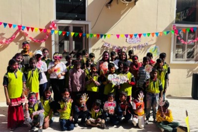 डीएम सविन बंसल के प्रयासों से मुख्यधारा से जुड़ने लगा सड़क पर बिखरा बचपन;