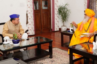 मुख्यमंत्री श्री पुष्कर सिंह धामी से गुरुवार को श्री केदारनाथ धाम के रावल श्री श्री श्री 1008 भीमाशंकर लिंग ने शिष्टाचार भेंट की