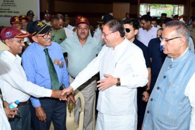 राज्य सरकार ने शहीद सैनिक के परिवार के एक सदस्य को सरकारी नौकरी में समायोजित करने का लिया  निर्णय