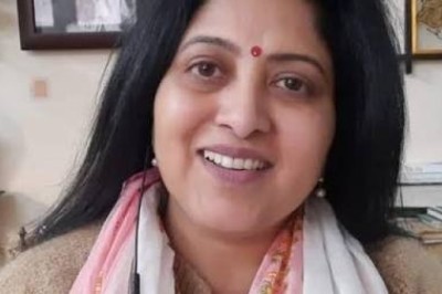 करोड़ों रुपये की संपत्तियां अटैच किए जाने के बाद विपक्ष ने सरकार की भूमिका पर सवाल उठाए
