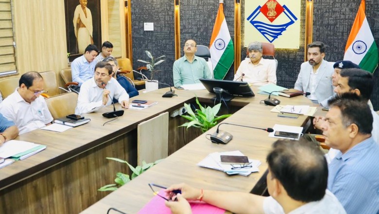 मानसून से पहले अलर्ट मोड में देहरादून; प्रमुख सचिव ने की आपदा तैयारियों एवं पुनर्वास कार्यों की समीक्षा,