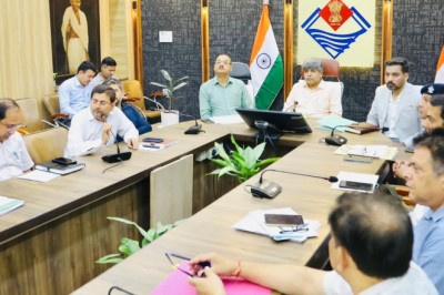 मानसून से पहले अलर्ट मोड में देहरादून; प्रमुख सचिव ने की आपदा तैयारियों एवं पुनर्वास कार्यों की समीक्षा,
