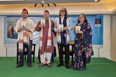 लेखक कार्तिकेय वाजपेयी बोले, 'द अनबिकमिंग' उत्तर देने नहीं, बल्कि स्वयं से कठिन प्रश्न पूछने की यात्रा है; डॉ. संजीव चोपड़ा के साथ हुआ विचारोत्तेजक संवाद