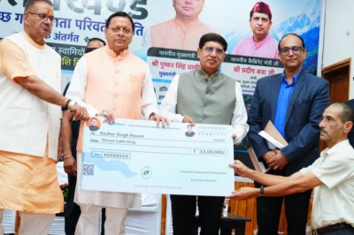 स्वच्छ, आधुनिक एवं पर्यावरण-अनुकूल परिवहन व्यवस्था के निर्माण के लिए सरकार प्रतिबद्ध : मुख्यमंत्री