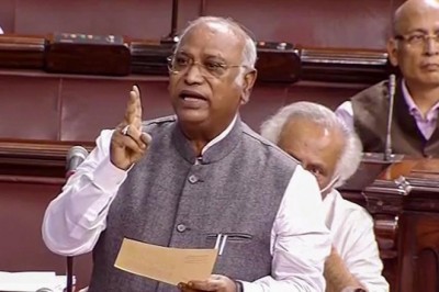 ED: समन पर खड़गे बोले- हमें डराया जा रहा, गोयल का पलटवार- आपकी सरकार में ऐसा होता होगा, हमारी में नहीं