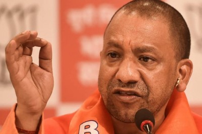 यूपी में 12 आईएएस अफसरों के तबादले, गृह विभाग में विशेष सचिव बने विवेक