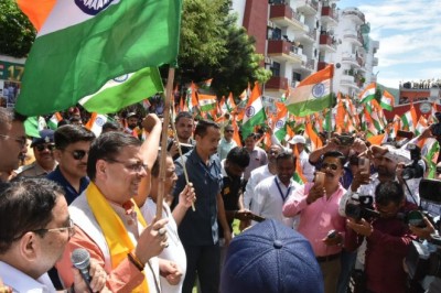 सीएम ने निकाली तिरंगा यात्रा, मायावती अद्वैत आश्रम में किया ध्यान, पीएम के भी आने की संभावना