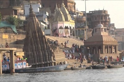 Varanasi: 69.19 मीटर पहुंचा गंगा का जलस्तर, मणिकर्णिका घाट पर छत पर हो रहा अंतिम संस्कार