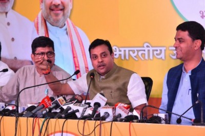 BJP का आरोप: दिल्ली विधानसभा का दुरुपयोग कर रहे केजरीवाल