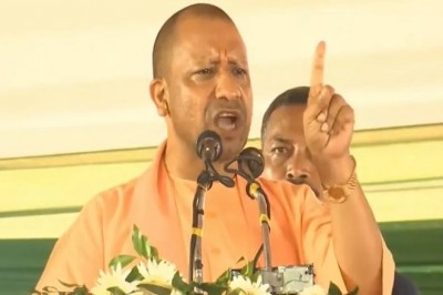 जौनपुर में गरजे सीएम योगी: विपक्ष पर प्रहार