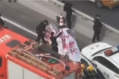 China: बीजिंग में पहली बार लगे राष्ट्रपति जिनपिंग को हटाने के बैनर