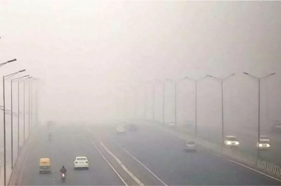 AQI Delhi-NCR: प्रतिबंध के बाद भी जले पटाखे, कई जगह 400 पार हुआ एक्यूआई