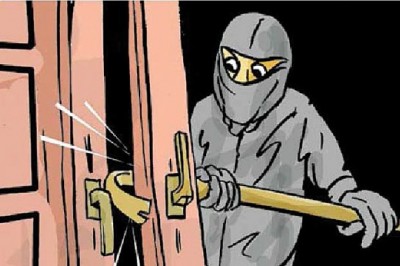 Lucknow: कारोबारी छठ मनाने गया था बिहार, बंद घर से लाखों के गहने ले उड़े चोर