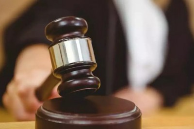 Mumbai: कोर्ट ने सीमा शुल्क चोरी मामले में दो अफसरों समेत तीन को दोषी ठहराया, 5.50 करोड़ रु. का जुर्माना लगाया