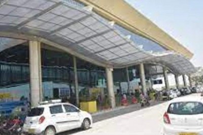 UP: प्रयागराज एयरपोर्ट में एक साथ खड़े हो सकेंगे आठ विमान, माघ मेले के बाद शुरू हो सकता है विस्तार