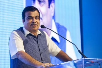 केंद्रीय मंत्री नितिन गडकरी बीमार, सिलीगुड़ी में एक कार्यक्रम में शरीक होने आए थे