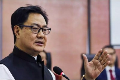 देश की अदालतों में लंबित मामले पांच करोड़ के करीब, सरकार ने कॉलेजियम पर कही यह बात