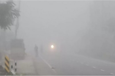 ठंड से ठिठुरा यूपी, घने कोहरे से पूरे सप्ताह नहीं मिलेगी राहत