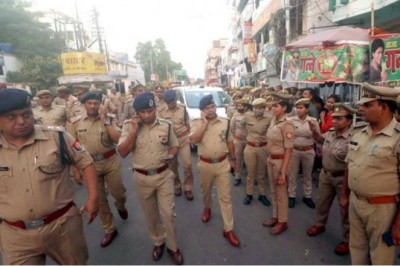 UP: 100 से अधिक जगहों पर तैनात रहेंगे 8000 पुलिसकर्मी, अस्पताल के कर्मचारी भी हाई अलर्ट पर