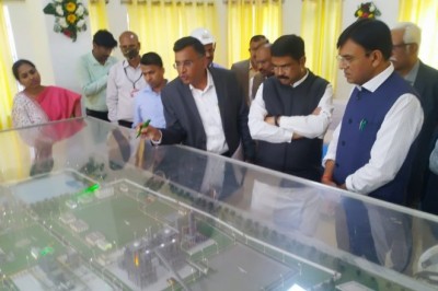 Odisha: उर्वरक संयंत्रों का दौरा करने ओडिशा पहुंचे केंद्रीय मंत्री