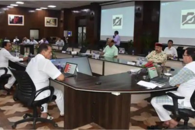 सीएम धामी ने बुलाई कैबिनेट बैठक, जोशीमठ पुनर्वास और राहत पैकेज पर फैसला आज