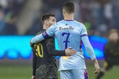 मैदान पर लियोनल मेसी से मिलने पहुंचे क्रिस्टियानो रोनाल्डो, लिखा- पुराने दोस्त से मिलकर अच्छा लगा