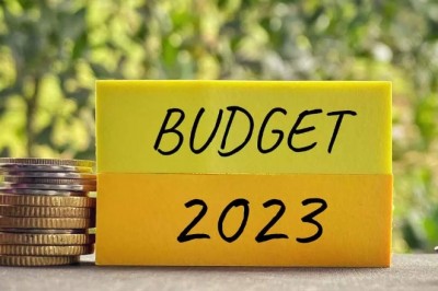 Budget 2023: सिगरेट की कीमत बढ़ेगी, मोबाइल और टीवी की कम होंगी