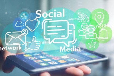 UP: पुलिसकर्मियों के लिए ड्यूटी के दौरान सोशल मीडिया का इस्तेमाल करना प्रतिबंधित, सोशल मीडिया पॉलिसी लागू