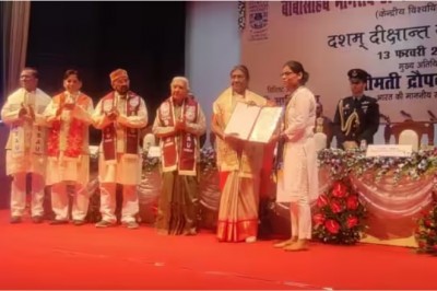 BBAU दीक्षांत समारोह: राष्ट्रपति द्रौपदी मुर्मू ने मेधावियों को वितरित किए मेडल