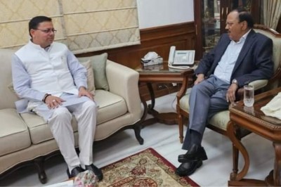 Uttarakhand: राष्ट्रीय सुरक्षा सलाहकार अजीत डोभाल से मिले सीएम धामी