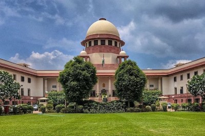 Supreme Court: समलैंगिक विवाह से जुड़ी याचिकाओं पर संविधान पीठ करेगी सुनवाई