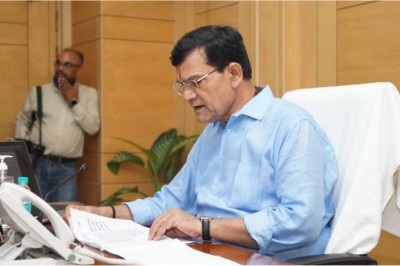 बिजली कर्मचारियों की हड़ताल: सरकार सख्त, 22 कर्मचारी नेताओं पर लगा एस्मा