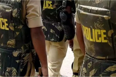 UP: माफिया अतीक अहमद के भाई अशरफ को प्रयागराज ले जा रही पुलिस