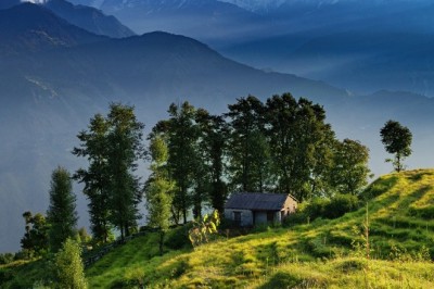 Uttarakhand Weather: पहाड़ से मैदान तक चली ठंडी हवाएं
