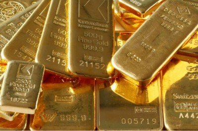 सोना 265 रुपये लुढ़का, चांदी की कीमत 120 रुपये उछली