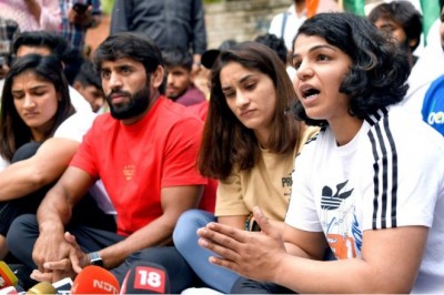 पहलवान साक्षी मलिक की बृजभूषण को चुनौती, कहा- नार्को टेस्ट करवाकर खुद को निर्दोष साबित करें