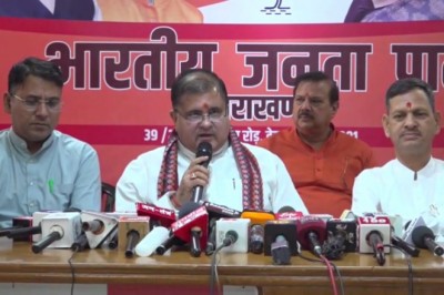 महेंद्र भट्ट ने साधा कांग्रेस पर निशाना