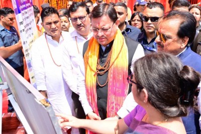 मुख्यमंत्री श्री पुष्कर सिंह धामी ने शनिवार को हल्द्वानी स्थित कालू सिद्ध मंदिर में आयोजित तीन दिवसीय प्राण प्रतिष्ठा कार्यक्रम में भाग लिया