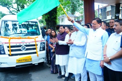 20 नई वातानुकूलित यूटीसी मिनी (टेम्पो ट्रैवलर) का फ्लैग किया ऑफ