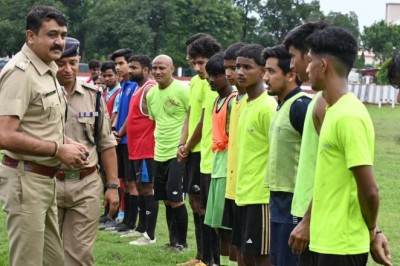 दून पुलिस कप्तान ने अपनी टीम के साथ पुलिस लाइन देहरादून में वृक्षारोपण कर दिया पर्यावरण संरक्षण का संदेश