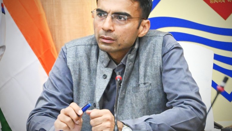 गुण्डा एक्ट के तहत 05 शातिर अपराधी किए जिलाबदर