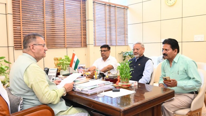 बाढ़ सुरक्षा और जल निकासी योजनाओं को त्वरित गति से पूर्ण करे सिंचाई विभाग: काबीना मंत्री गणेश जोशी