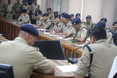 पूर्ण पारदर्शिता के साथ अपने कर्तव्यों का निर्वहन करने के दिये निर्देश