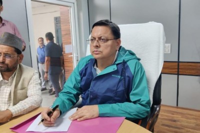 मुख्यमंत्री श्री पुष्कर सिंह धामी द्वारा उत्तरकाशी आपदा नियंत्रण कक्ष से राहत एवं बचाव कार्यों की समीक्षा