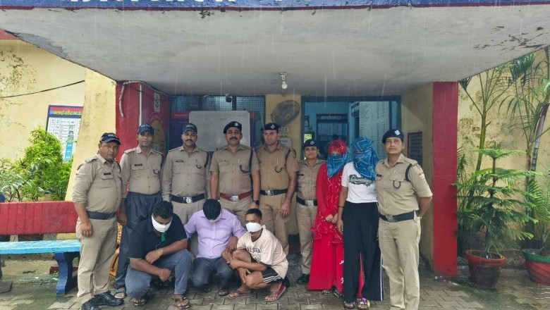 किराये के मकान में चल रहे जिस्म फरोसी के धंधे का दून पुलिस ने किया भंडाफोड़