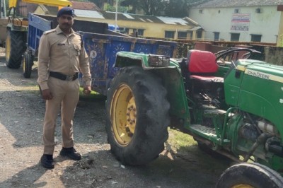 अवैध खनन पर चला दून पुलिस का डंडा